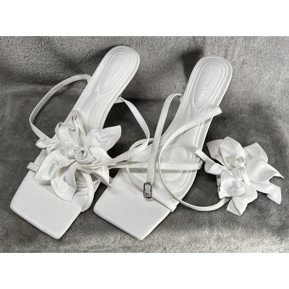 Azalea Wang Women’s 11 White Yancy Adjustable Flower Heels Sandals Stilettos - Picture 5 of 11